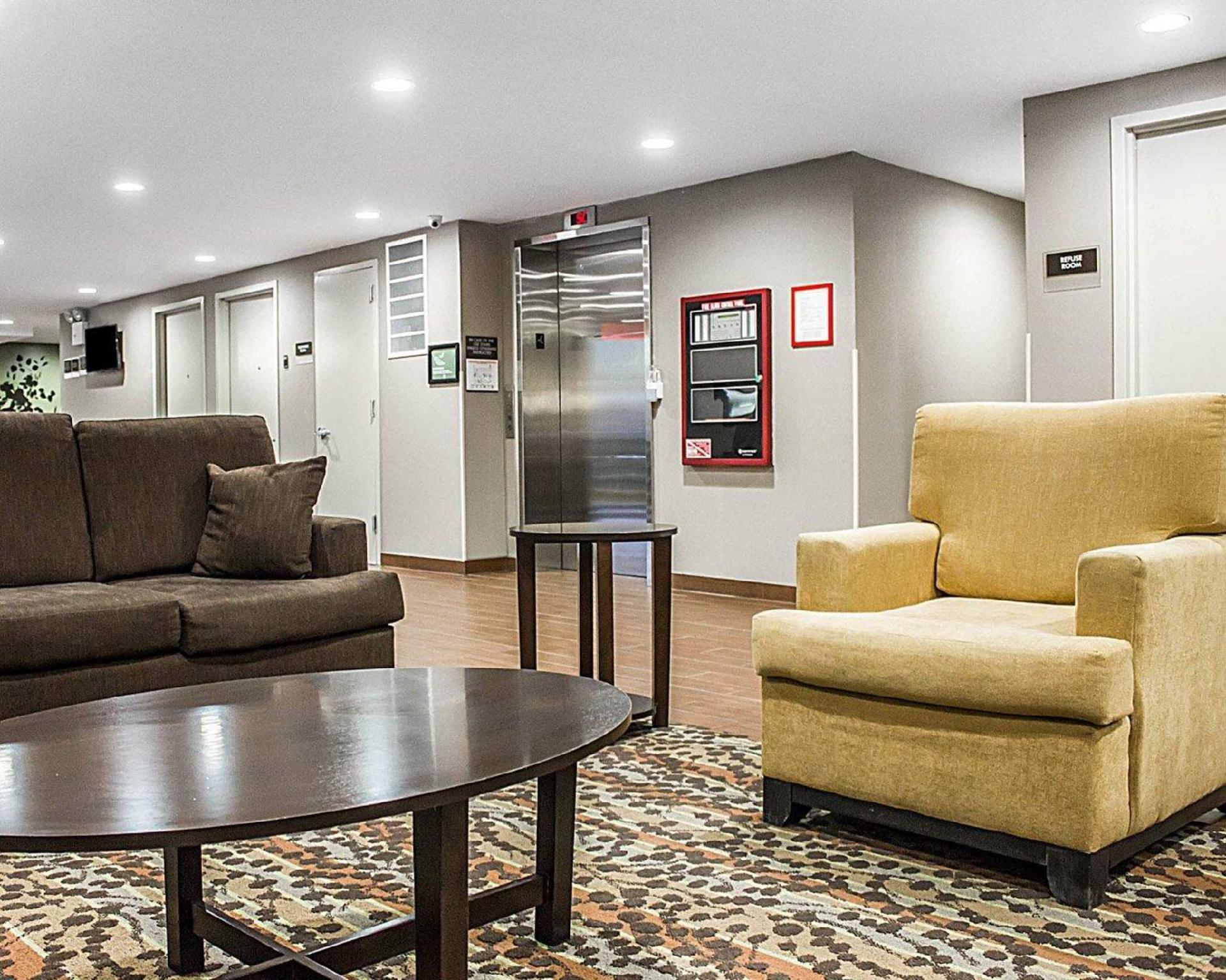 Days Inn By Wyndham Brooklyn Borough Park New York Exterior photo