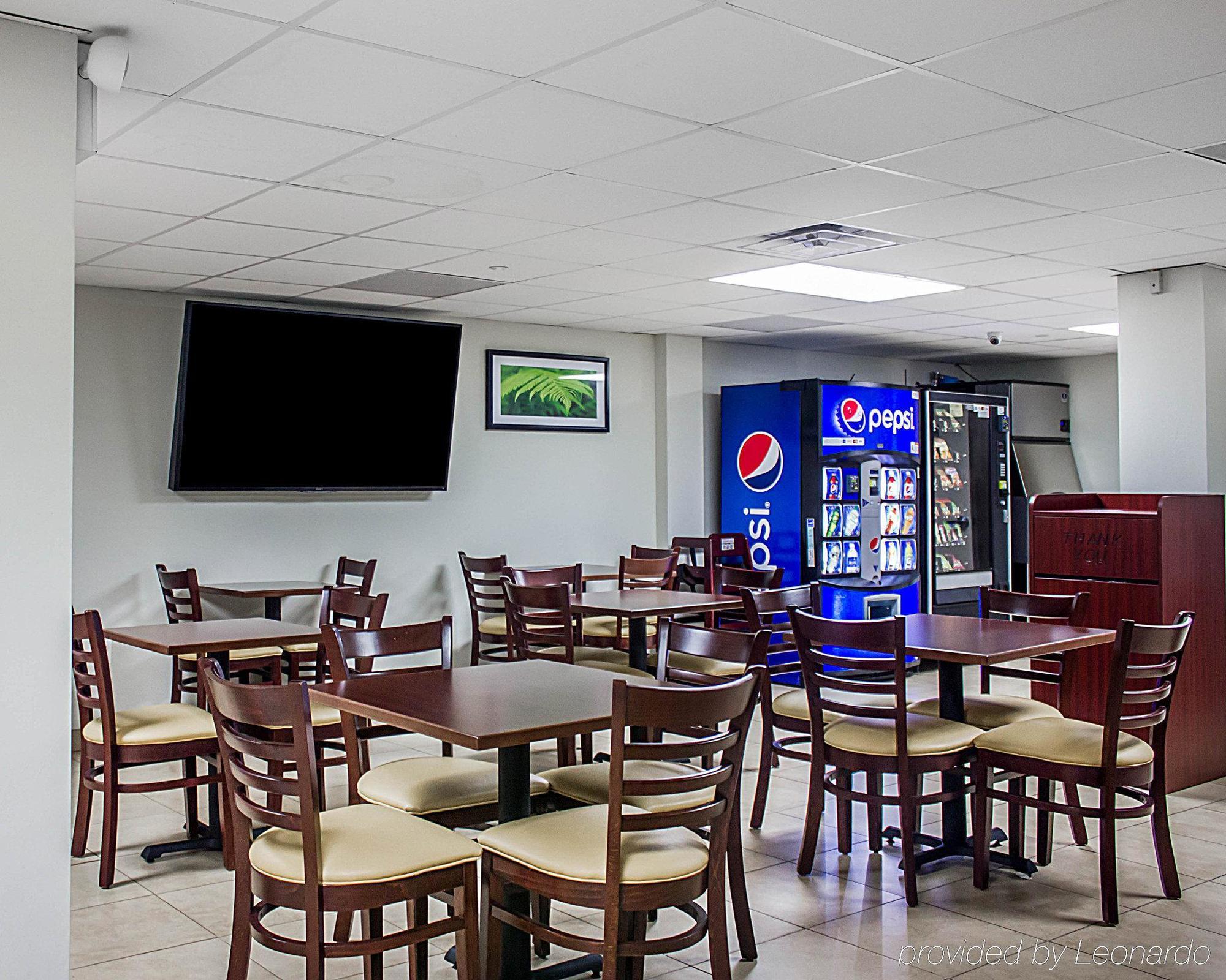 Days Inn By Wyndham Brooklyn Borough Park New York Exterior photo