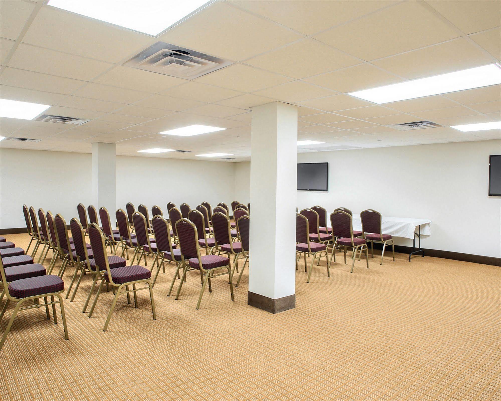 Days Inn By Wyndham Brooklyn Borough Park New York Exterior photo
