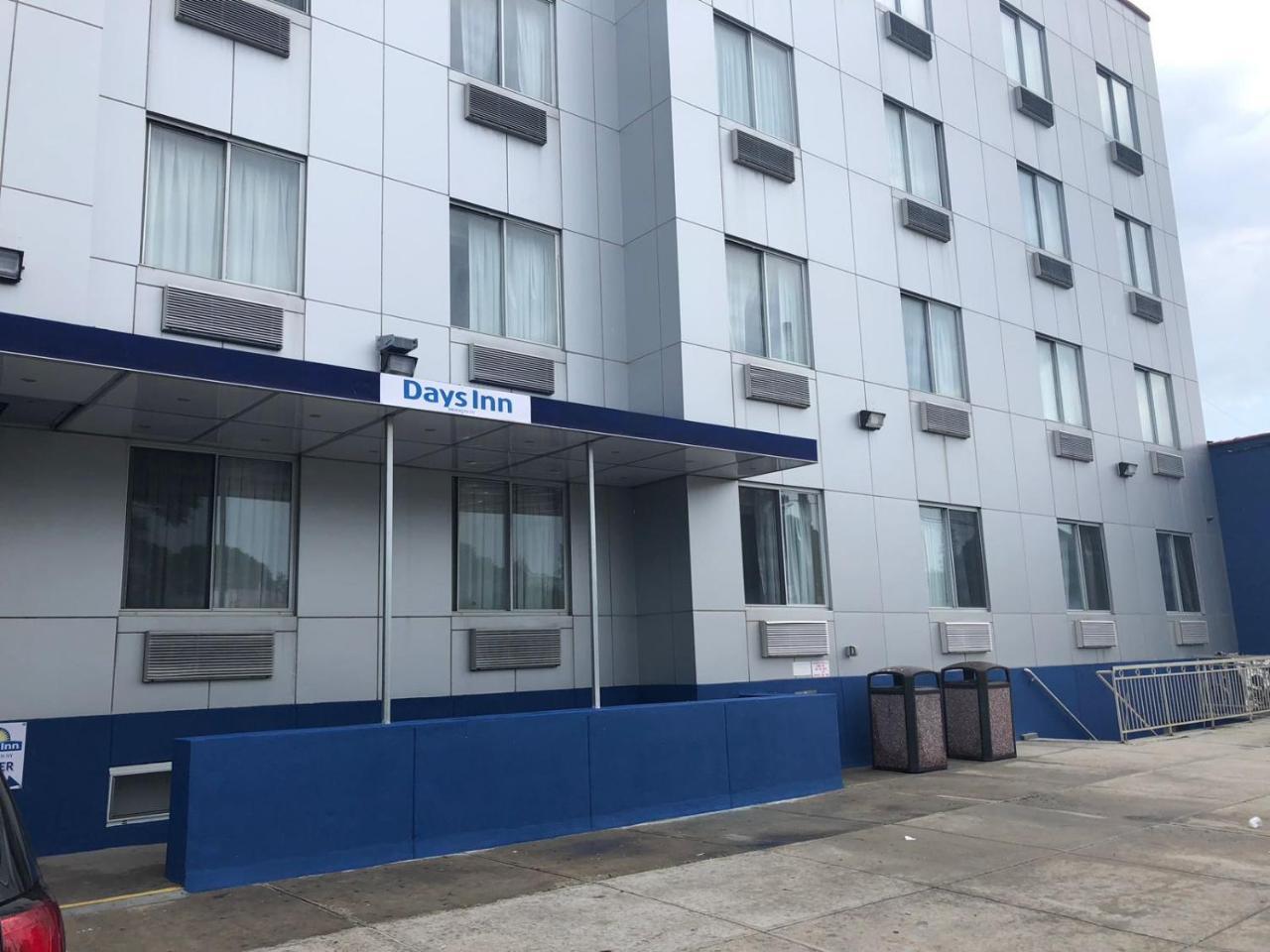 Days Inn By Wyndham Brooklyn Borough Park New York Exterior photo