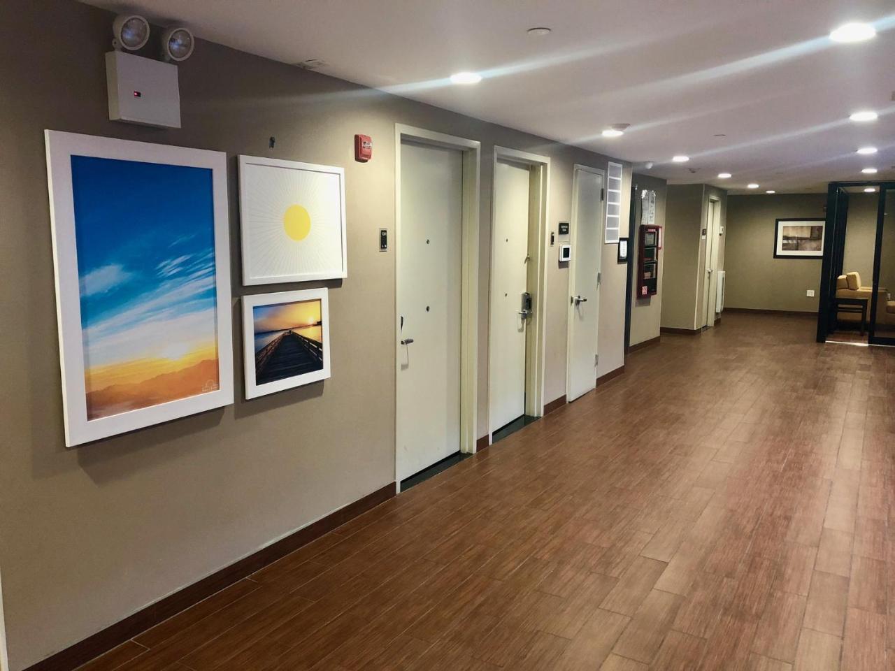 Days Inn By Wyndham Brooklyn Borough Park New York Exterior photo